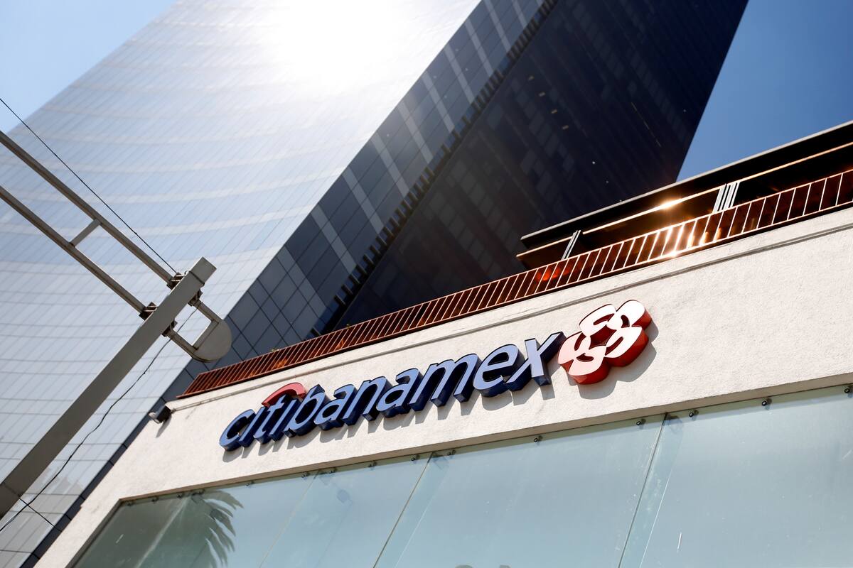 Carlos Slim sigue en proceso por compra de Citibanamex: Reuters