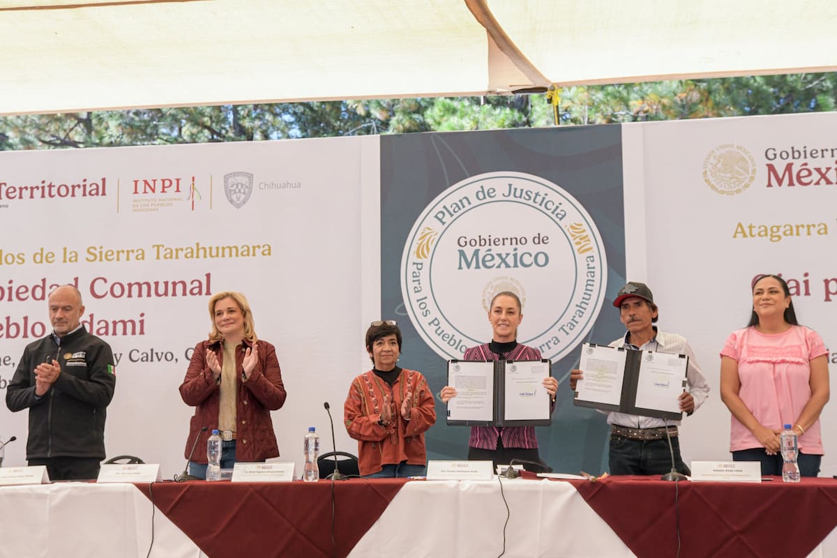 Claudia Sheinbaum restituye 3,007 hectáreas a pueblo Ódami en la sierra Tarahumara y anuncia programa de salud y seguridad