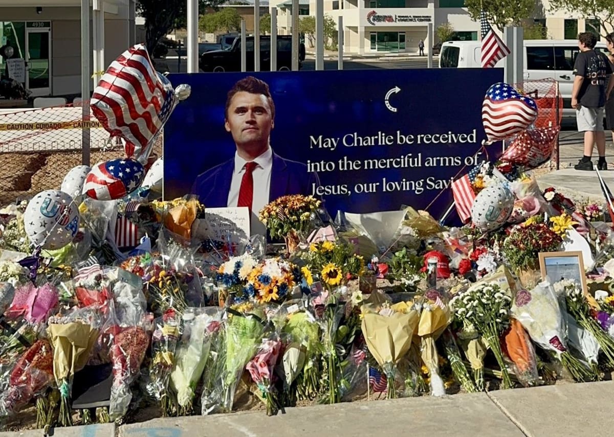 Ataque al monumento de Charlie Kirk FOTO: X @State48Xer