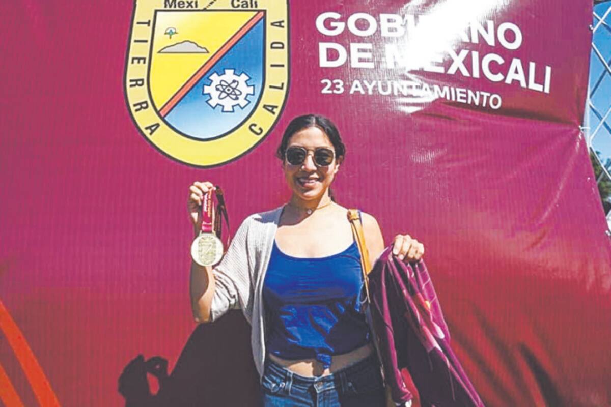 Reciben camiseta y medalla participantes del medio maratón
