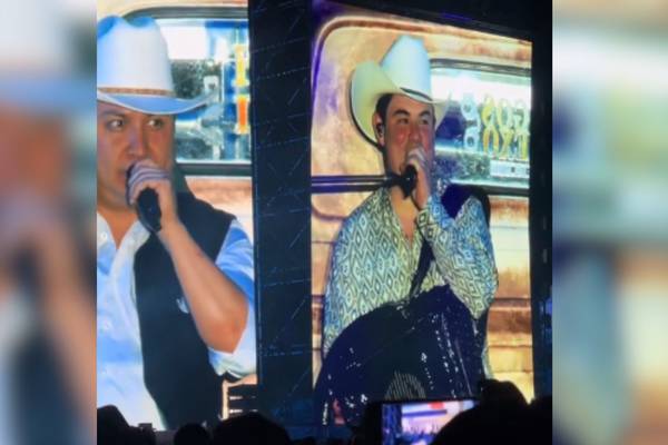 Julión Álvarez y Alfredo Olivas interrumpen su concierto en Chihuahua para evitar una multa