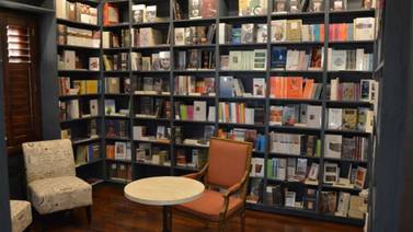 Gutiérrez Müller denuncia clausura de librería en Chihuahua