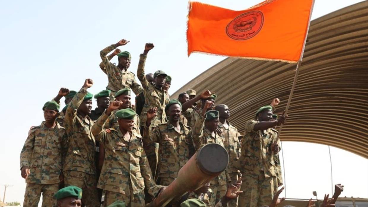 Ejército de Sudán anunció un periodo de transición tras el fin de la guerra