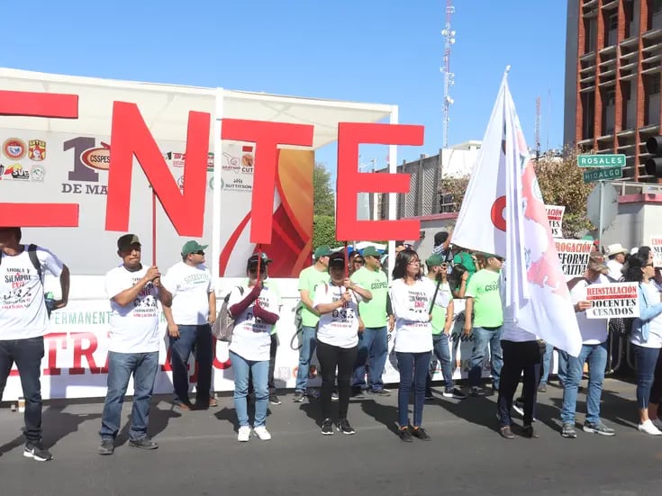 Trabajadores de la CNTE exigen aumento salarial o paro nacional