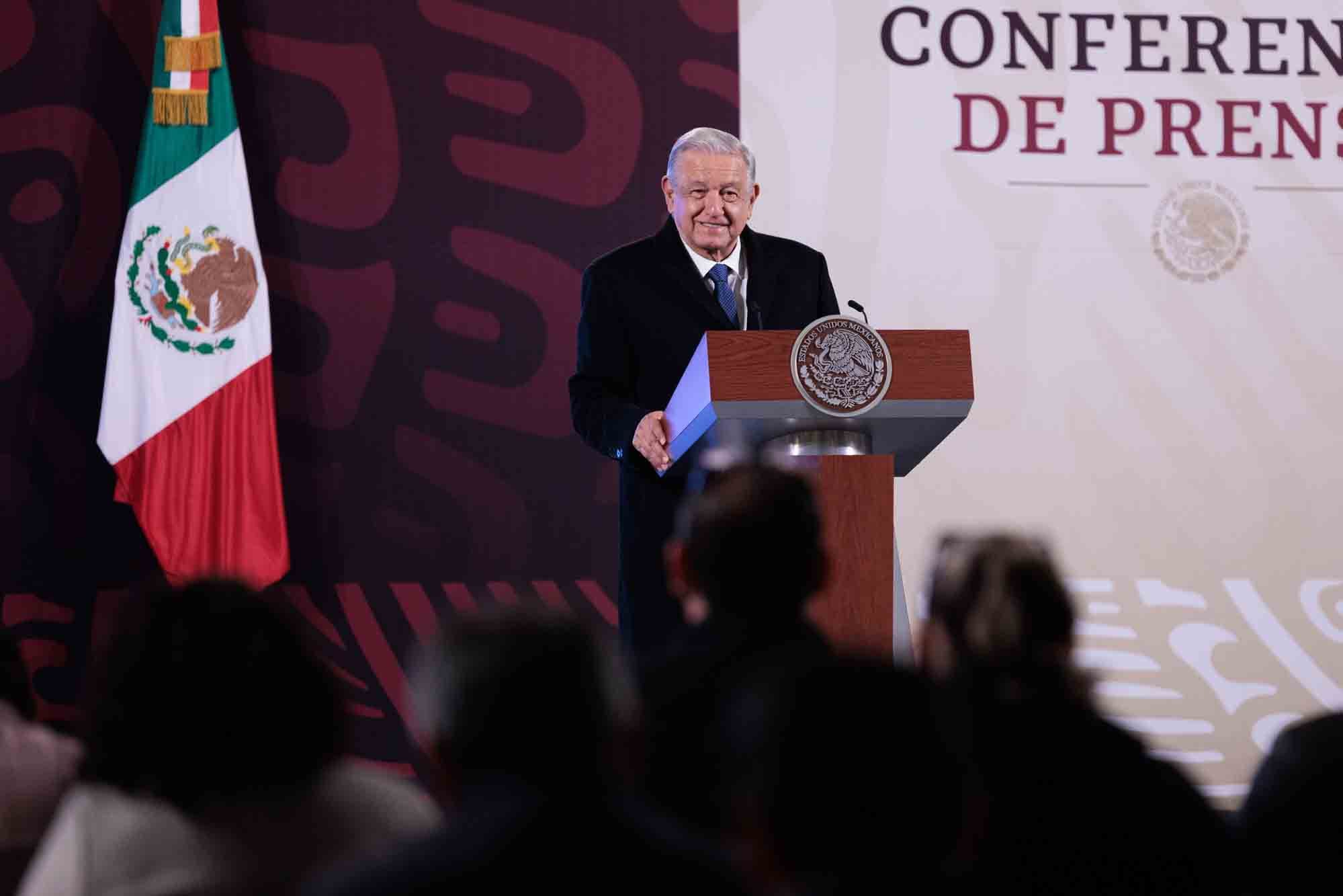 Andrés Manuel López Obrador, presidente Constitucional de los Estados Unidos Mexicanos en conferencia de prensa matutina en el Salón Tesorería de Palacio Nacional.