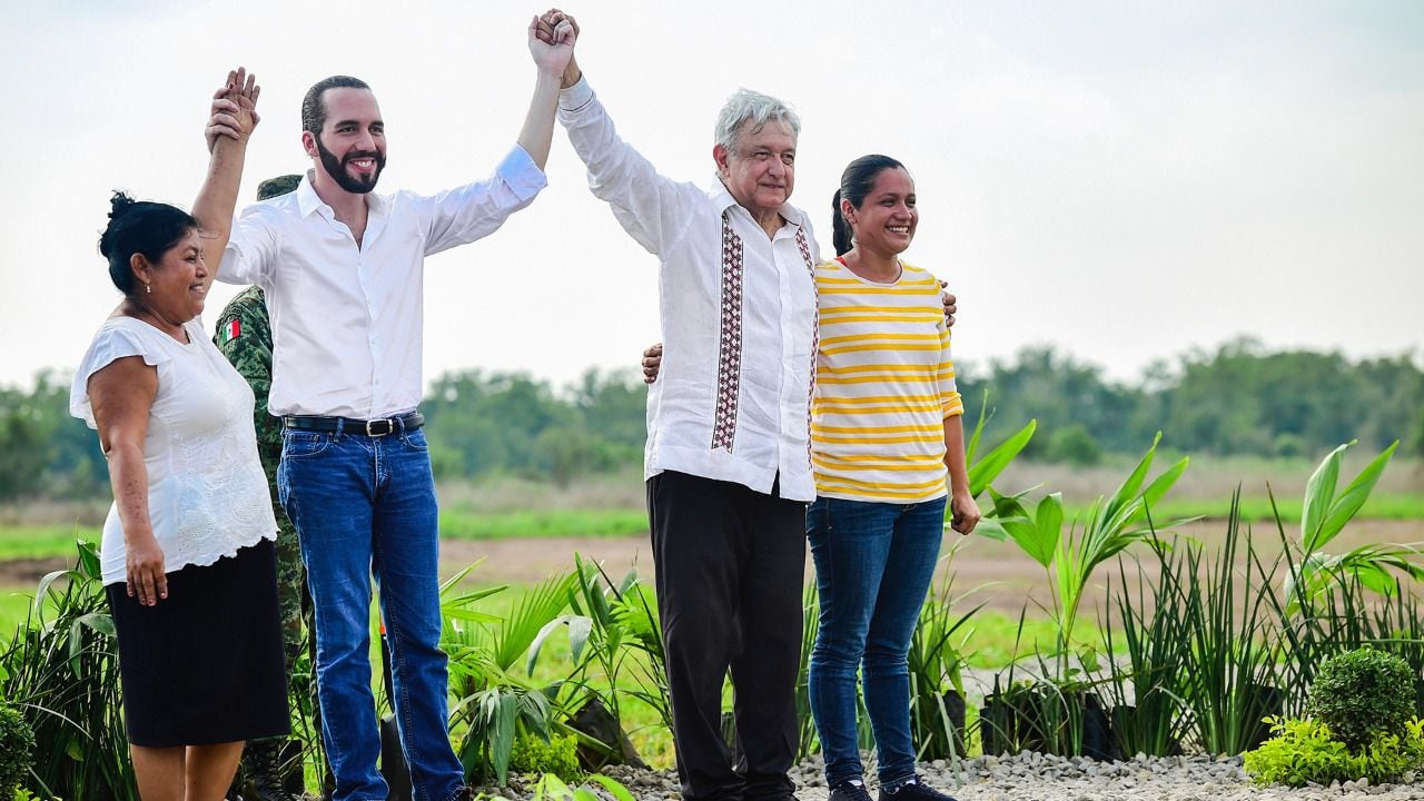 AMLO y Nayib Bukele replicando el programa "Sembrando Vida" en El Salvador. | Presidencia de México