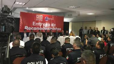 Reconoce Canaco labor de 37 policías municipales