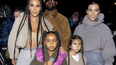 ¡Padre orgulloso! Hija de Kanye West rapea en la Semana de la Moda en París