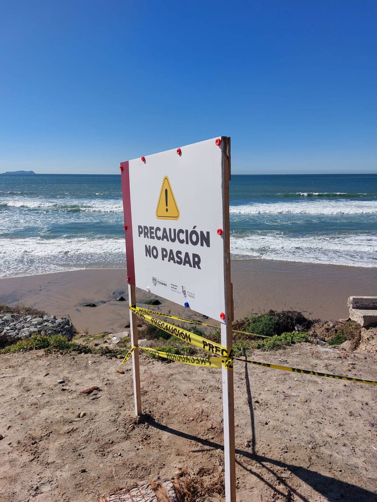 Turistas en malecón de Playas de Tijuana temen por socavones