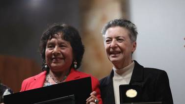 Bárbara Jacobs recibe la Medalla Bellas Artes