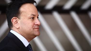 Primer ministro irlandés dimite de su cargo 