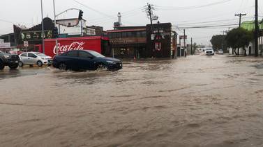 Notifican a habitantes de 345 viviendas en zonas de alto riesgo por lluvias en Rosarito
