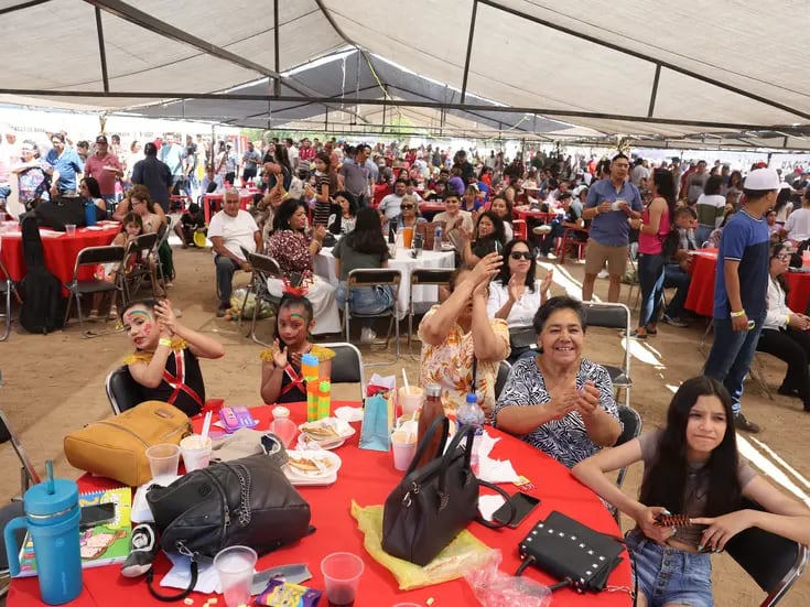 Celebra CMIC verbena por día de la Santa Cruz