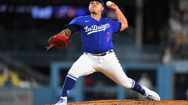 Julio Urías, estrella de los Dodgers, es arrestado en Los Ángeles por violencia doméstica