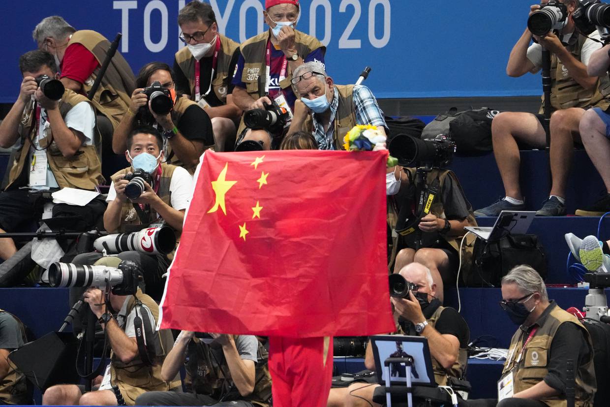 El 20 de abril del 2024, un periódico australiano asegura que los nadadores chinos participaron a pesar de dar positivo en una prueba antidopaje meses antes de la justa. (AP Foto/Charlie Riedel, Archivo)