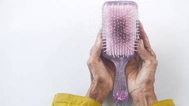 Toma el control de tu cabello: Causas y consejos para prevenir la pérdida capilar