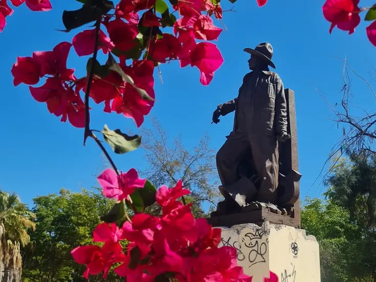 Regresan estatua de Jesús García al Parque Madero