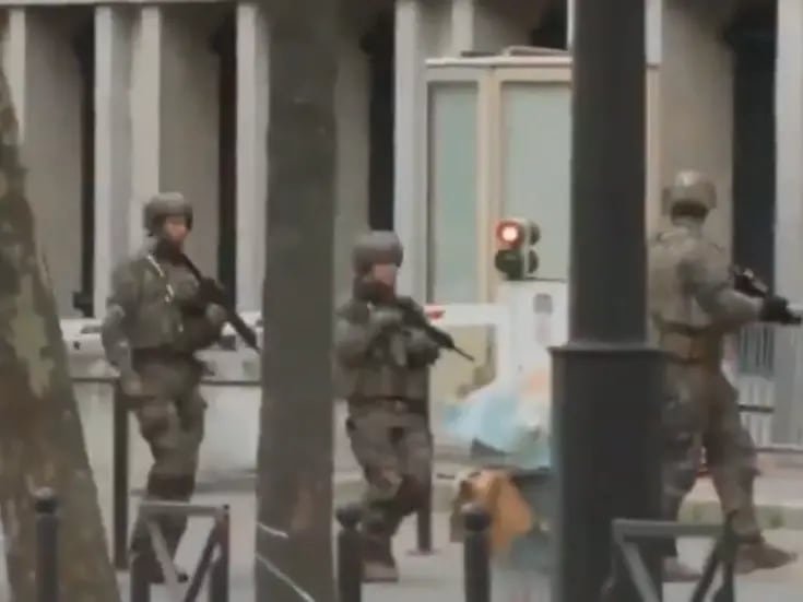 VIDEO: Detienen a hombre que ingresó con explosivos al consulado de Irán en París