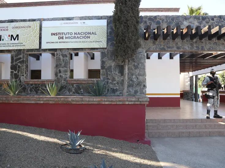 Investiga FGR a jefe del INM en Tijuana tras cateo
