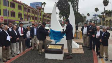Club Rotario celebra 80 años con monumento