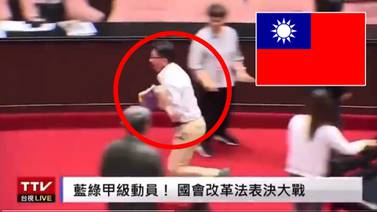 Taiwán: Diputado roba proyecto de reforma y sale corriendo para que no se apruebe