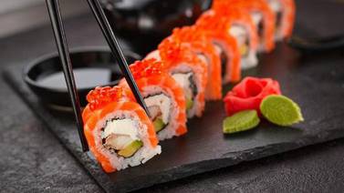 Hallan fauna nociva y malas prácticas de higiene en comercio de sushi suspendido
