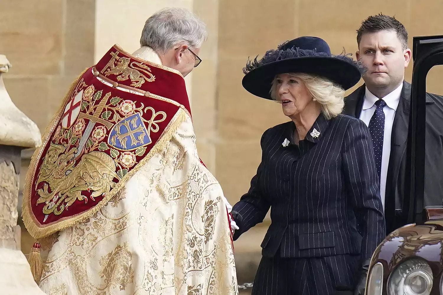 La reina Camilla llega al servicio de acción de gracias el martes 27 de febrero de 2024. 
FOTO: ANDREW MATTHEWS/POOL/AFP VÍA GETTY IMAGES