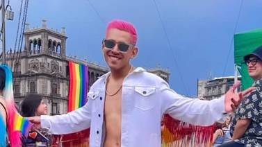 Jhonny Caz coronado en el Pride 2022