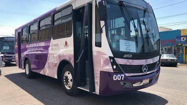Invita a mujeres mexicalenses a usar el transporte violeta