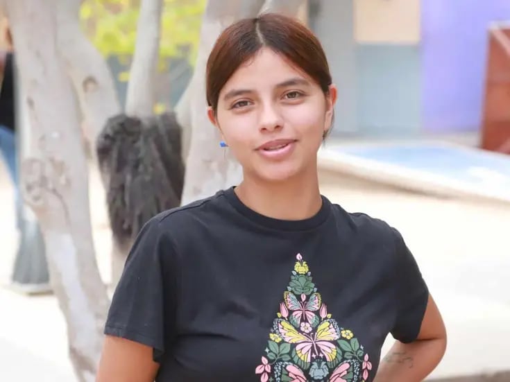 Historias de votantes: Génesis Alonso, madre soltera, cumple su deber cívico en Bahía de Kino