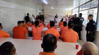 Internos de la cárcel de SLRC emiten voto adelantado para la elección presidencia