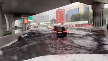 Caos en Dubái por lluvias extraordinarias
