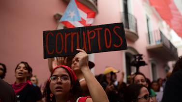 “Wanda, entrega los suministros”: Puertoriqueños exigen renuncia de Vázquez