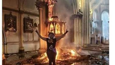 Acusan a mujer de celebrar la quema de una iglesia durante los disturbios en Chile